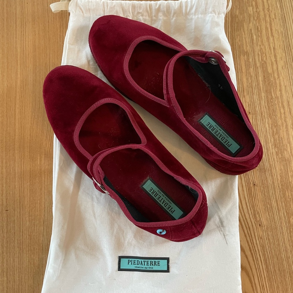 Piedaterre Velvet Flats